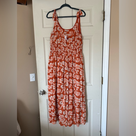 American Eagle Outfitters Dresses & Skirts - American Eagle Outfitters Floral Red Maxi Dress